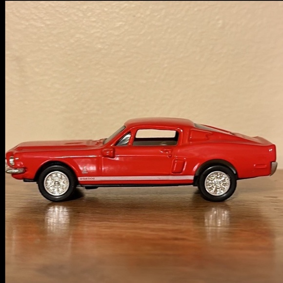 ERTL Other - ERTL Vintage Vehicles 1968 Shelby GT Die Cast Car